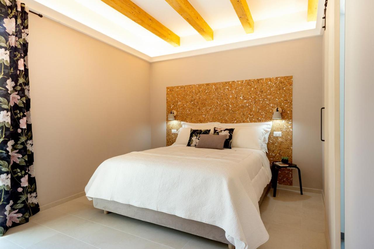 La Via Rooms And Terrace Olbia Exterior photo