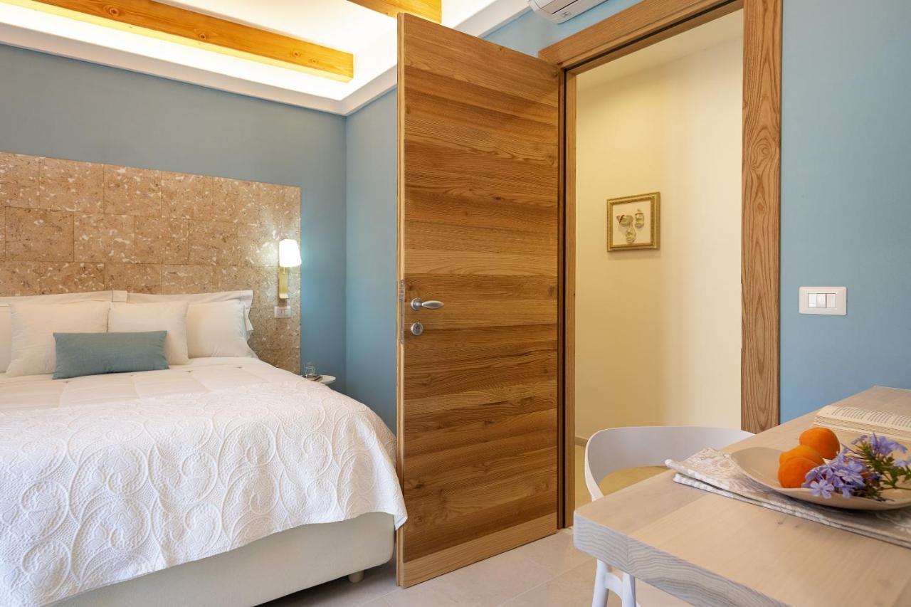 La Via Rooms And Terrace Olbia Exterior photo