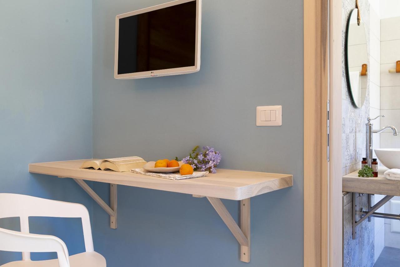 La Via Rooms And Terrace Olbia Exterior photo