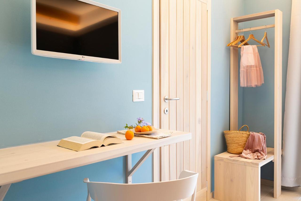 La Via Rooms And Terrace Olbia Exterior photo