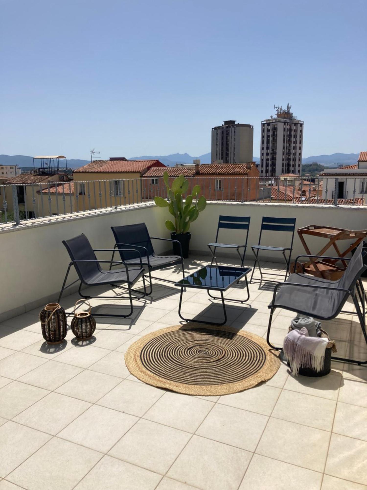 La Via Rooms And Terrace Olbia Exterior photo